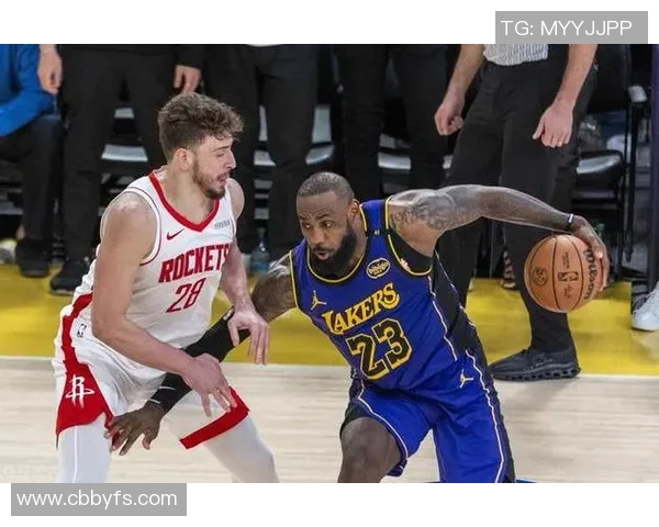 湖人对阵火箭第四场激战回顾球星表现与战术分析全景呈现